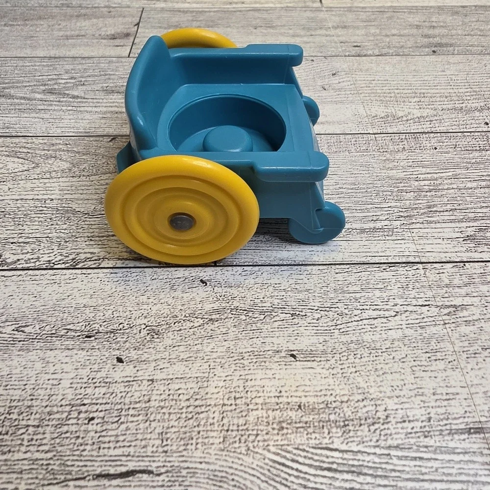 Fisher Price Little People 1995  Blue Wheelchair / Yellow Wheels